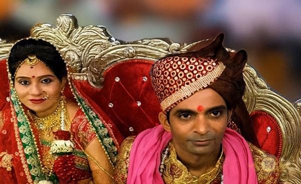 Punit Unadkat & Sneha Rachchh - WeddingPointIndia matrimonial success story - Happy Indian couple